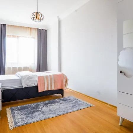 And Spacious Flat In Atasehir * איסטמבול