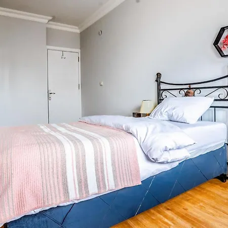Apartment And Spacious Flat In Atasehir Istanbul