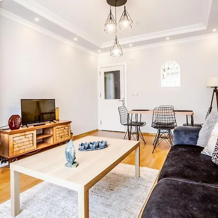 And Spacious Flat In Atasehir * Estambul