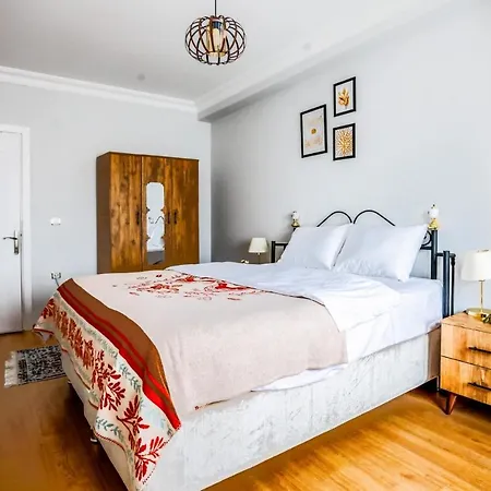 And Spacious Flat In Atasehir